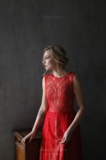 Красное вечернее платье из кружева от Anna Skoblikova