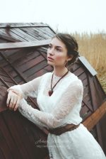 Короткое кружевное свадебное платье из 2 частей