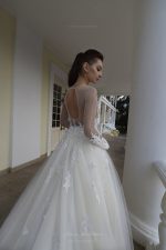 Angelina - Свадебное платье отличает неповторимая ручная вышивка Haute Couture — изображение 4